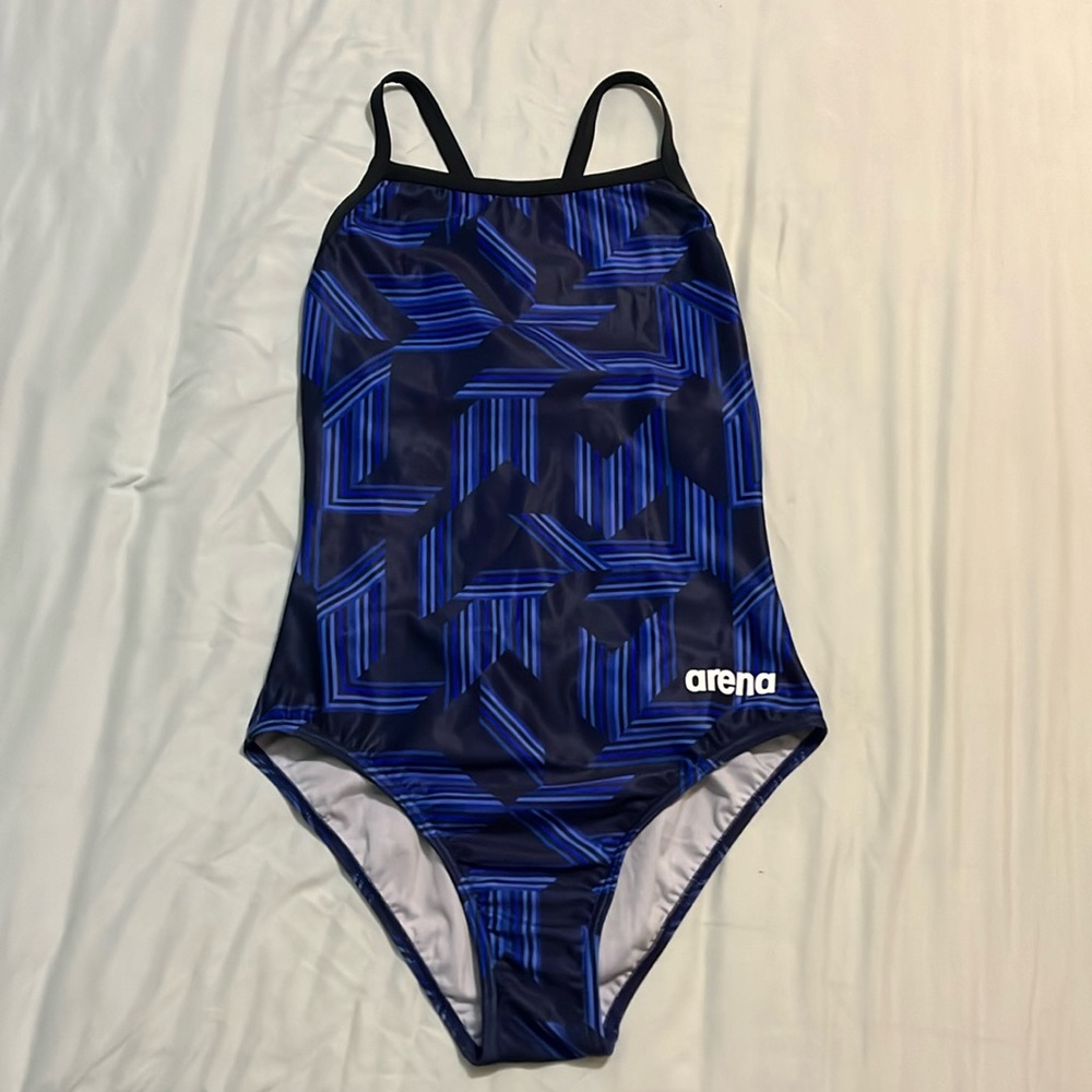 Arena Puzzled Light Drop Back Competitive Training Suit in Black-Navy Multi